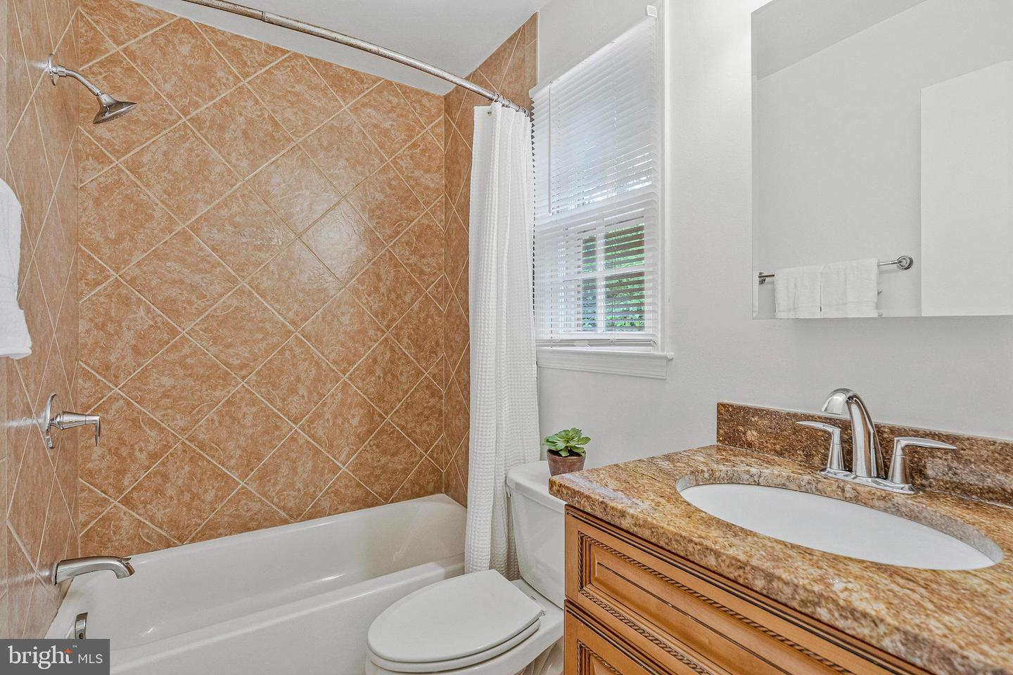 5216 DUNLEIGH DR, BURKE, Virginia 22015, 5 Bedrooms Bedrooms, ,3 BathroomsBathrooms,Residential,For sale,5216 DUNLEIGH DR,VAFX2254422 MLS # VAFX2254422