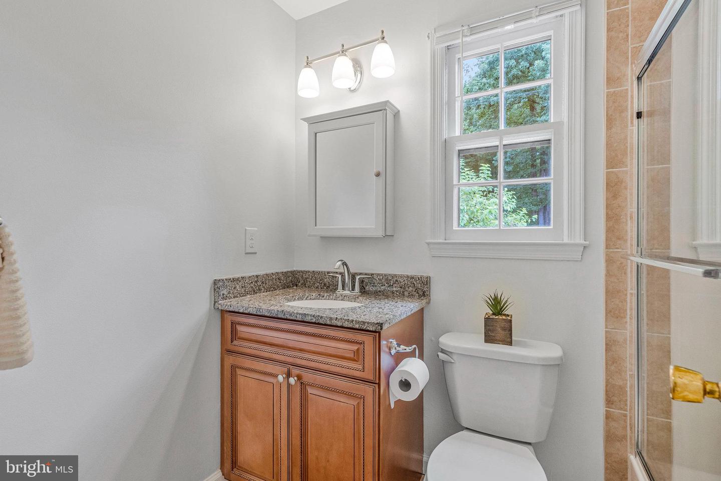 5216 DUNLEIGH DR, BURKE, Virginia 22015, 5 Bedrooms Bedrooms, ,3 BathroomsBathrooms,Residential,For sale,5216 DUNLEIGH DR,VAFX2254422 MLS # VAFX2254422
