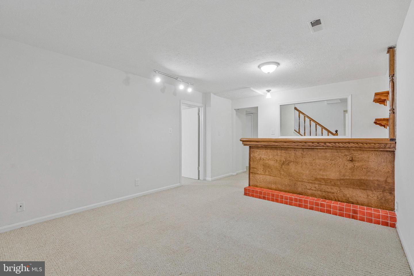 5216 DUNLEIGH DR, BURKE, Virginia 22015, 5 Bedrooms Bedrooms, ,3 BathroomsBathrooms,Residential,For sale,5216 DUNLEIGH DR,VAFX2254422 MLS # VAFX2254422