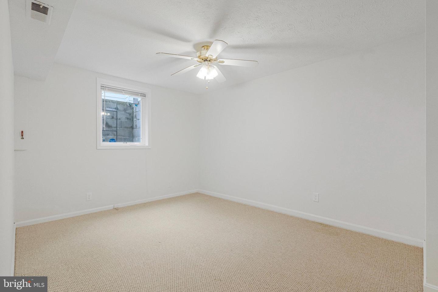 5216 DUNLEIGH DR, BURKE, Virginia 22015, 5 Bedrooms Bedrooms, ,3 BathroomsBathrooms,Residential,For sale,5216 DUNLEIGH DR,VAFX2254422 MLS # VAFX2254422