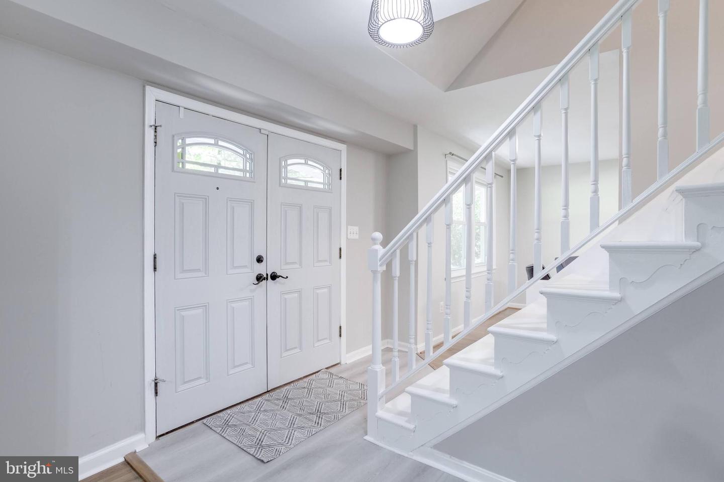 8916 KARVER LN, ANNANDALE, Virginia 22003, 6 Bedrooms Bedrooms, ,3 BathroomsBathrooms,Residential,For sale,8916 KARVER LN,VAFX2254550 MLS # VAFX2254550