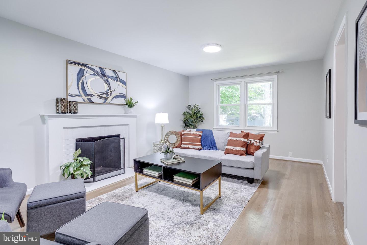 8916 KARVER LN, ANNANDALE, Virginia 22003, 6 Bedrooms Bedrooms, ,3 BathroomsBathrooms,Residential,For sale,8916 KARVER LN,VAFX2254550 MLS # VAFX2254550