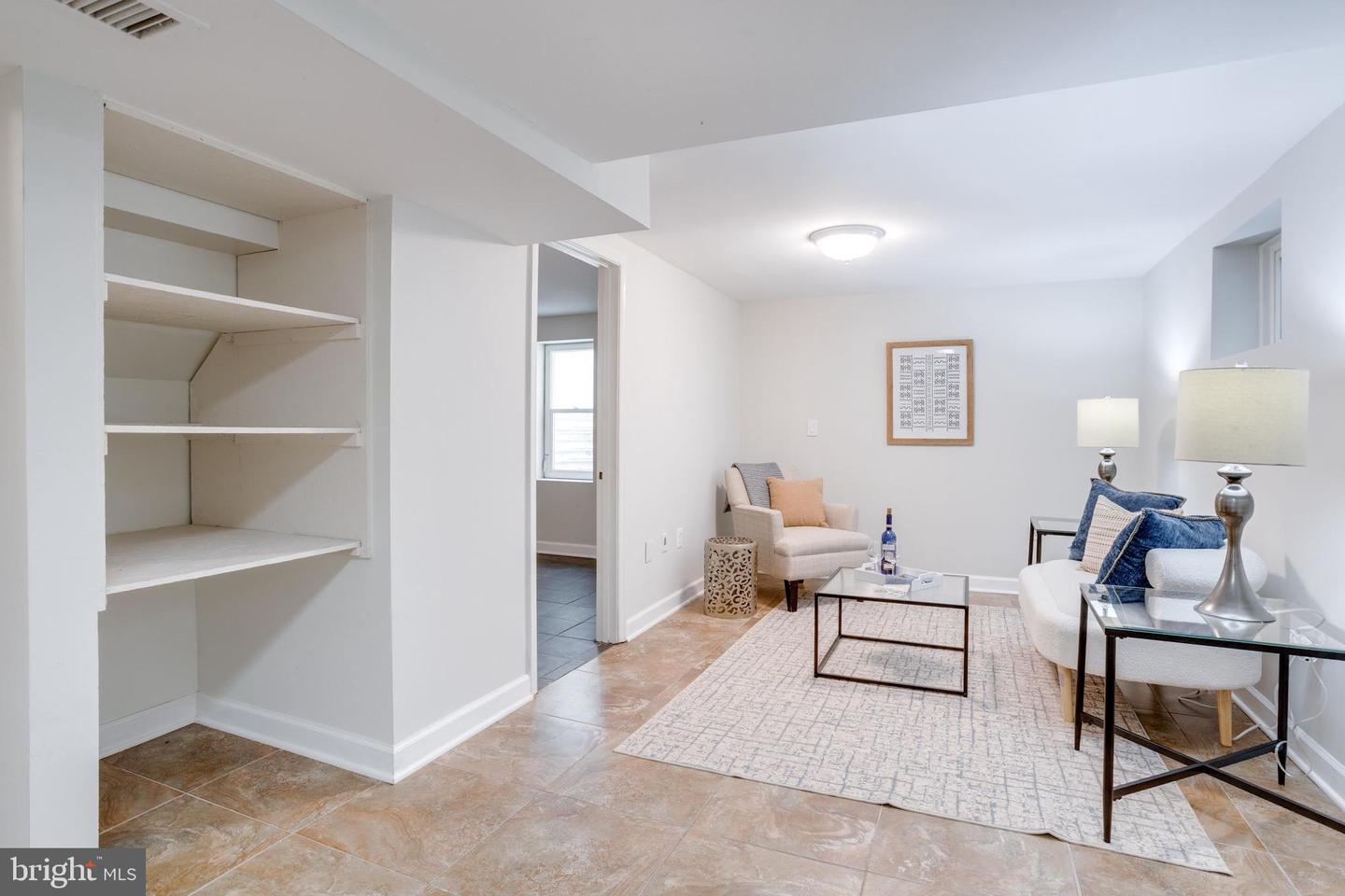 8916 KARVER LN, ANNANDALE, Virginia 22003, 6 Bedrooms Bedrooms, ,3 BathroomsBathrooms,Residential,For sale,8916 KARVER LN,VAFX2254550 MLS # VAFX2254550