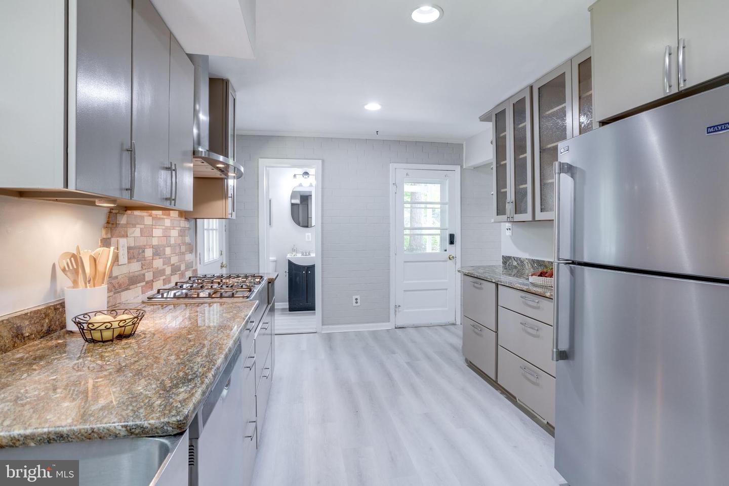 8916 KARVER LN, ANNANDALE, Virginia 22003, 6 Bedrooms Bedrooms, ,3 BathroomsBathrooms,Residential,For sale,8916 KARVER LN,VAFX2254550 MLS # VAFX2254550