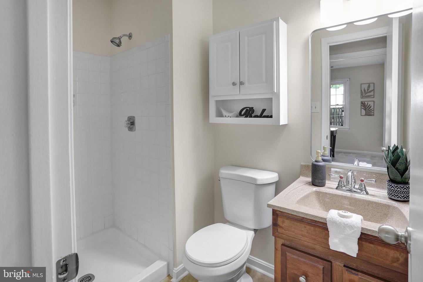2015 MALEADY DR, HERNDON, Virginia 20170, 4 Bedrooms Bedrooms, ,3 BathroomsBathrooms,Residential,For sale,2015 MALEADY DR,VAFX2254614 MLS # VAFX2254614