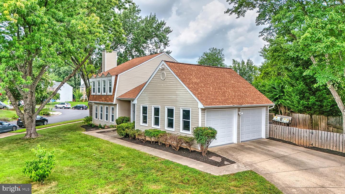 2015 MALEADY DR, HERNDON, Virginia 20170, 4 Bedrooms Bedrooms, ,3 BathroomsBathrooms,Residential,For sale,2015 MALEADY DR,VAFX2254614 MLS # VAFX2254614