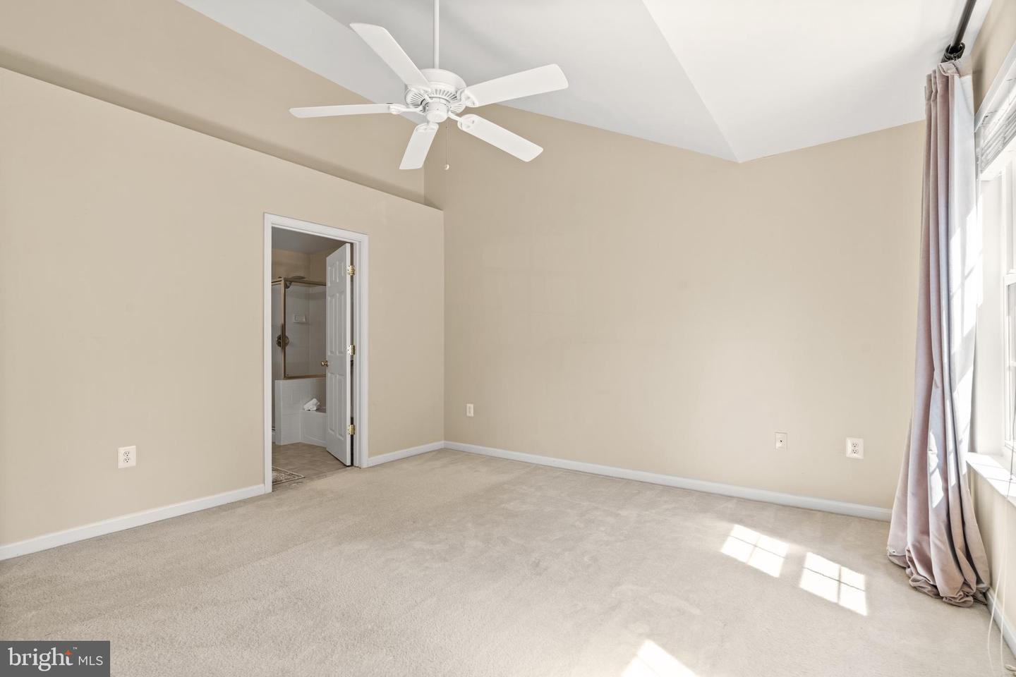 11846 BRETON CT #19B, RESTON, Virginia 20191, 2 Bedrooms Bedrooms, ,2 BathroomsBathrooms,Residential,For sale,11846 BRETON CT #19B,VAFX2254712 MLS # VAFX2254712