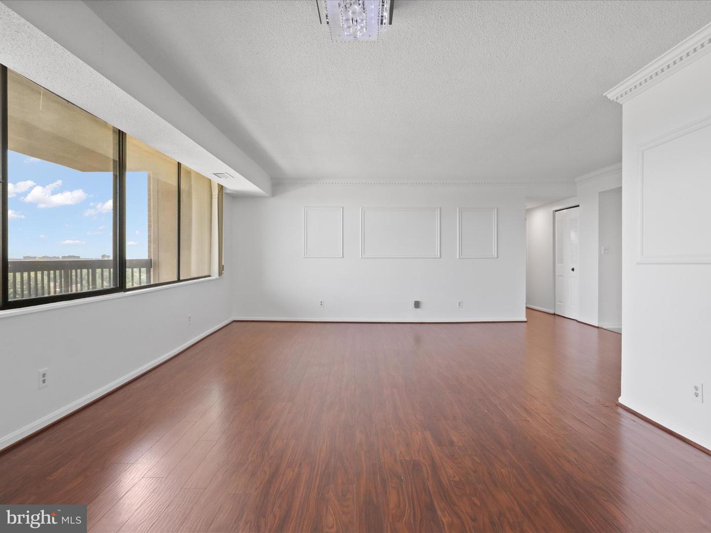 3713 S GEORGE MASON DR #1204 W, FALLS CHURCH, Virginia 22041, 2 Bedrooms Bedrooms, ,2 BathroomsBathrooms,Residential,For sale,3713 S GEORGE MASON DR #1204 W,VAFX2254758 MLS # VAFX2254758