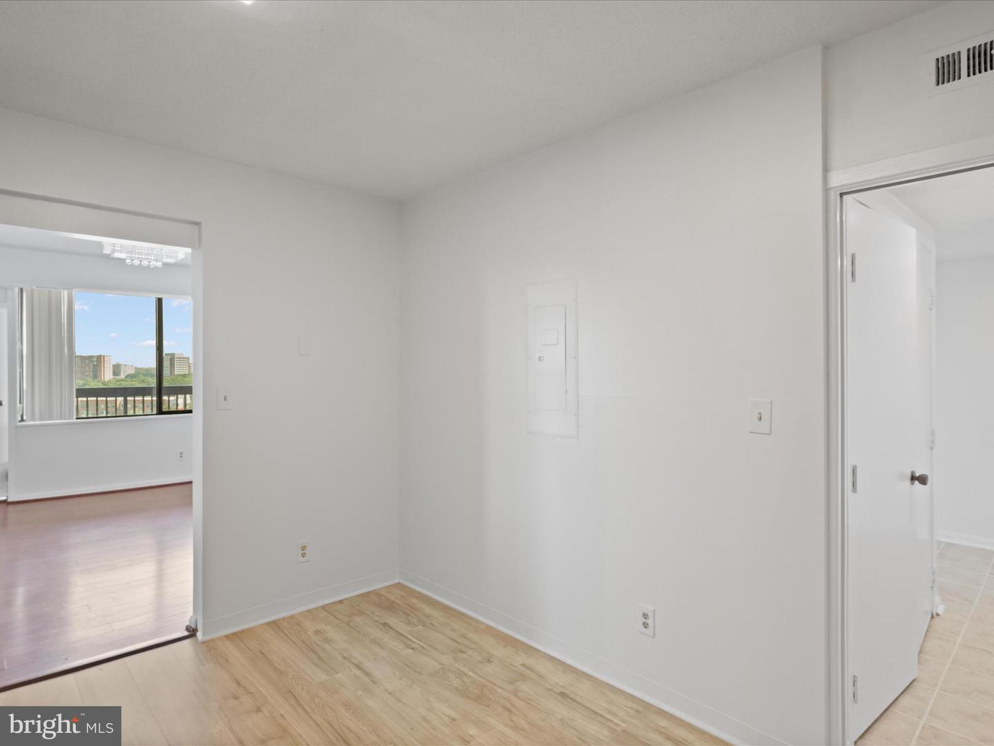 3713 S GEORGE MASON DR #1204 W, FALLS CHURCH, Virginia 22041, 2 Bedrooms Bedrooms, ,2 BathroomsBathrooms,Residential,For sale,3713 S GEORGE MASON DR #1204 W,VAFX2254758 MLS # VAFX2254758