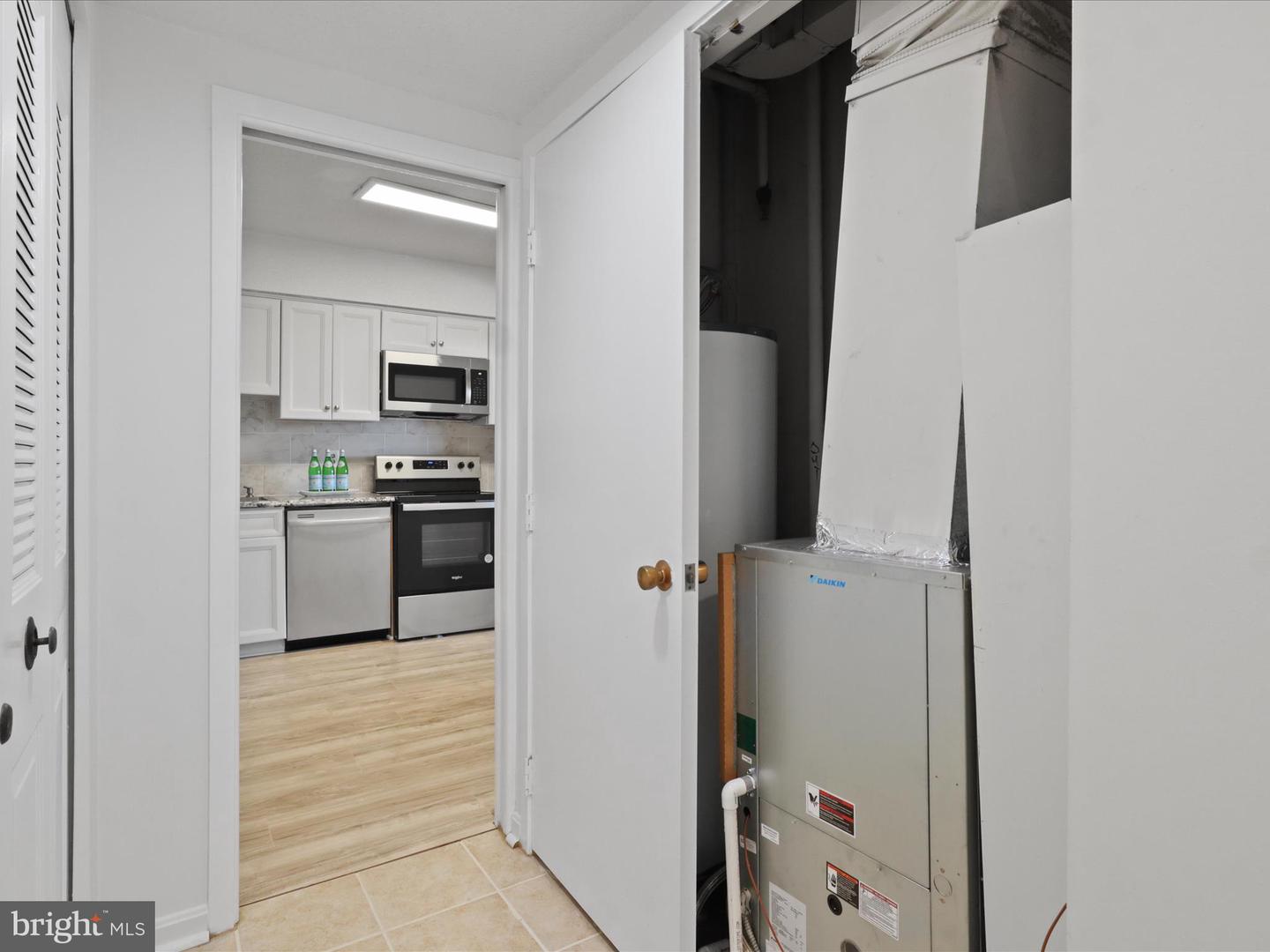 3713 S GEORGE MASON DR #1204 W, FALLS CHURCH, Virginia 22041, 2 Bedrooms Bedrooms, ,2 BathroomsBathrooms,Residential,For sale,3713 S GEORGE MASON DR #1204 W,VAFX2254758 MLS # VAFX2254758