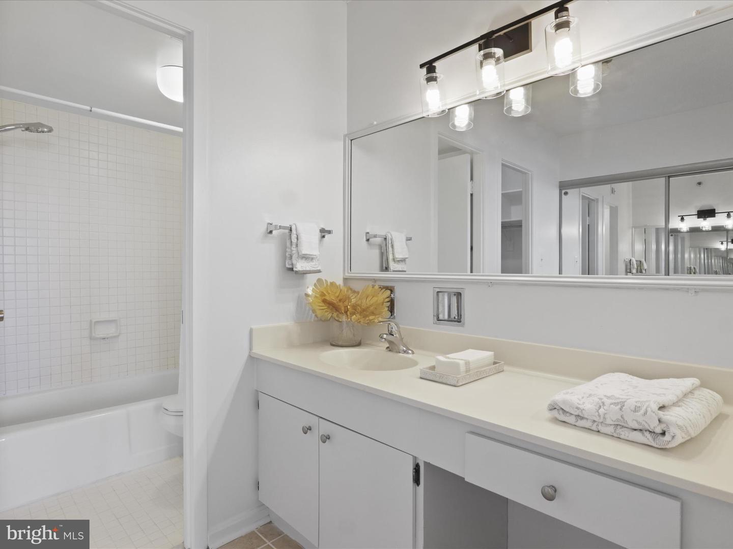3713 S GEORGE MASON DR #1204 W, FALLS CHURCH, Virginia 22041, 2 Bedrooms Bedrooms, ,2 BathroomsBathrooms,Residential,For sale,3713 S GEORGE MASON DR #1204 W,VAFX2254758 MLS # VAFX2254758