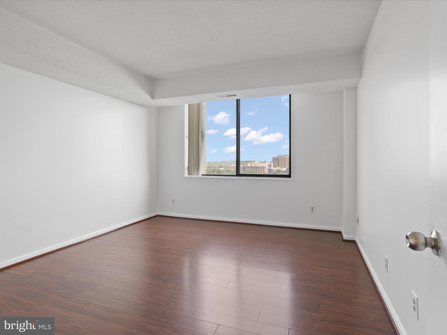 3713 S GEORGE MASON DR #1204 W, FALLS CHURCH, Virginia 22041, 2 Bedrooms Bedrooms, ,2 BathroomsBathrooms,Residential,For sale,3713 S GEORGE MASON DR #1204 W,VAFX2254758 MLS # VAFX2254758