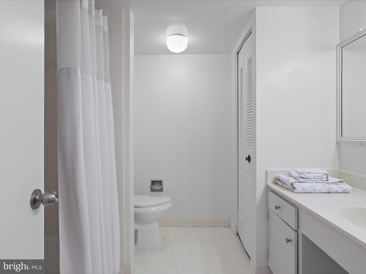 3713 S GEORGE MASON DR #1204 W, FALLS CHURCH, Virginia 22041, 2 Bedrooms Bedrooms, ,2 BathroomsBathrooms,Residential,For sale,3713 S GEORGE MASON DR #1204 W,VAFX2254758 MLS # VAFX2254758