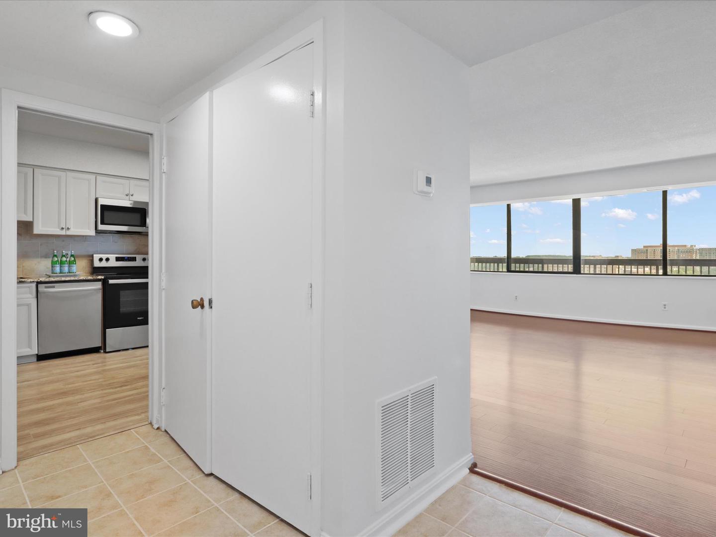 3713 S GEORGE MASON DR #1204 W, FALLS CHURCH, Virginia 22041, 2 Bedrooms Bedrooms, ,2 BathroomsBathrooms,Residential,For sale,3713 S GEORGE MASON DR #1204 W,VAFX2254758 MLS # VAFX2254758