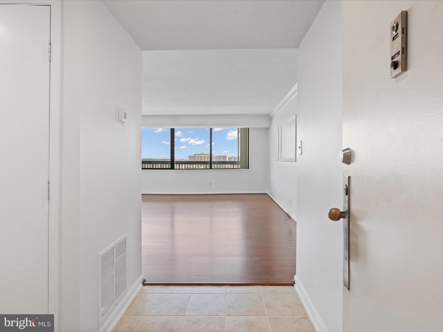 3713 S GEORGE MASON DR #1204 W, FALLS CHURCH, Virginia 22041, 2 Bedrooms Bedrooms, ,2 BathroomsBathrooms,Residential,For sale,3713 S GEORGE MASON DR #1204 W,VAFX2254758 MLS # VAFX2254758