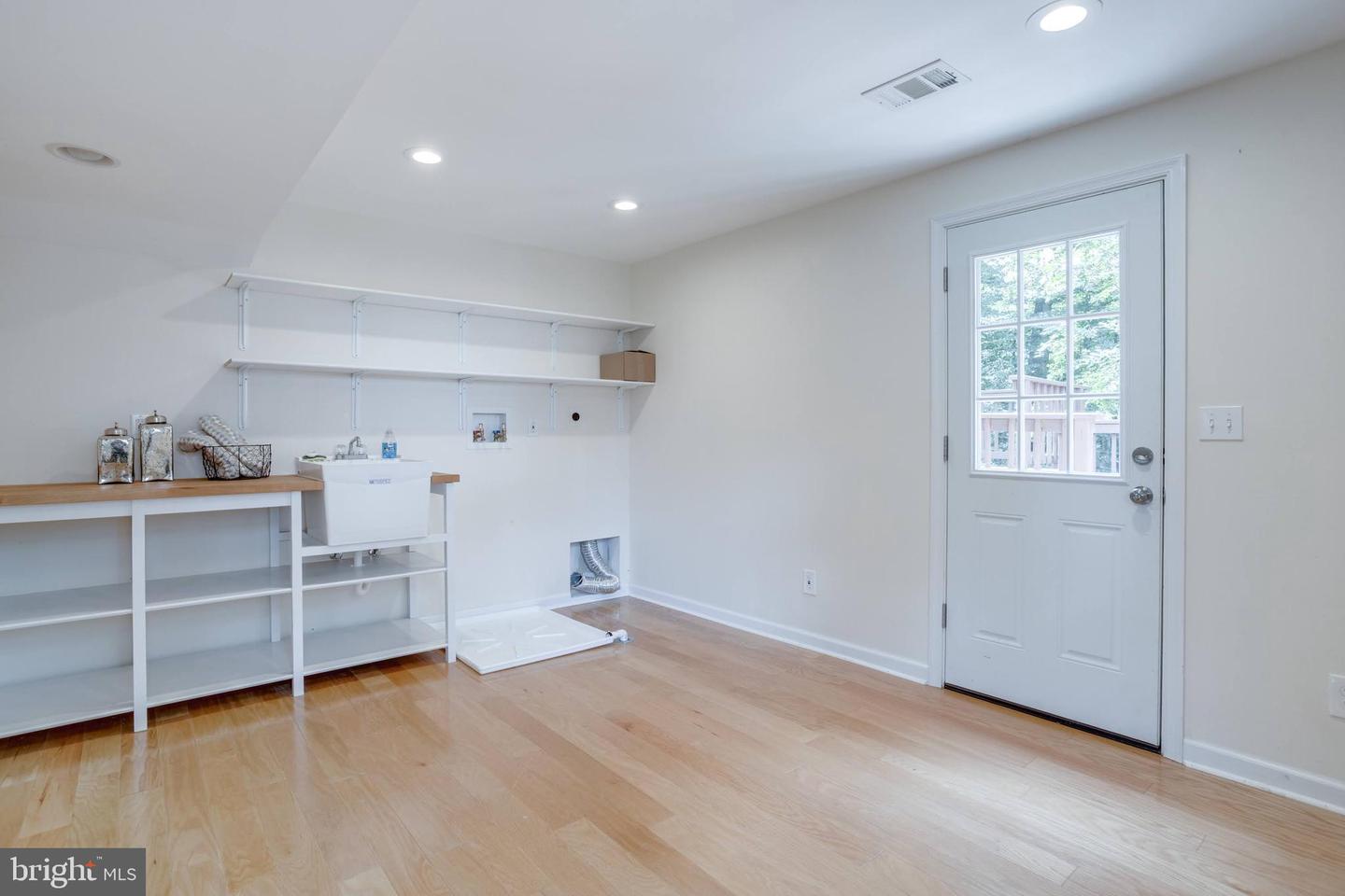 8929 STARK RD, ANNANDALE, Virginia 22003, 4 Bedrooms Bedrooms, ,2 BathroomsBathrooms,Residential,For sale,8929 STARK RD,VAFX2254842 MLS # VAFX2254842