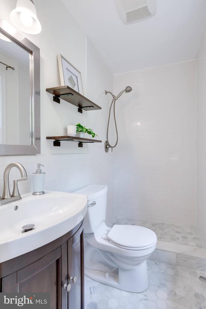 8929 STARK RD, ANNANDALE, Virginia 22003, 4 Bedrooms Bedrooms, ,2 BathroomsBathrooms,Residential,For sale,8929 STARK RD,VAFX2254842 MLS # VAFX2254842