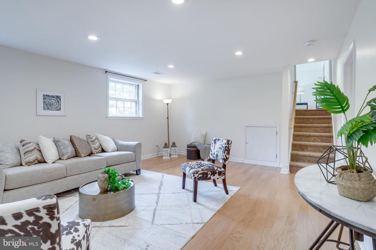 8929 STARK RD, ANNANDALE, Virginia 22003, 4 Bedrooms Bedrooms, ,2 BathroomsBathrooms,Residential,For sale,8929 STARK RD,VAFX2254842 MLS # VAFX2254842