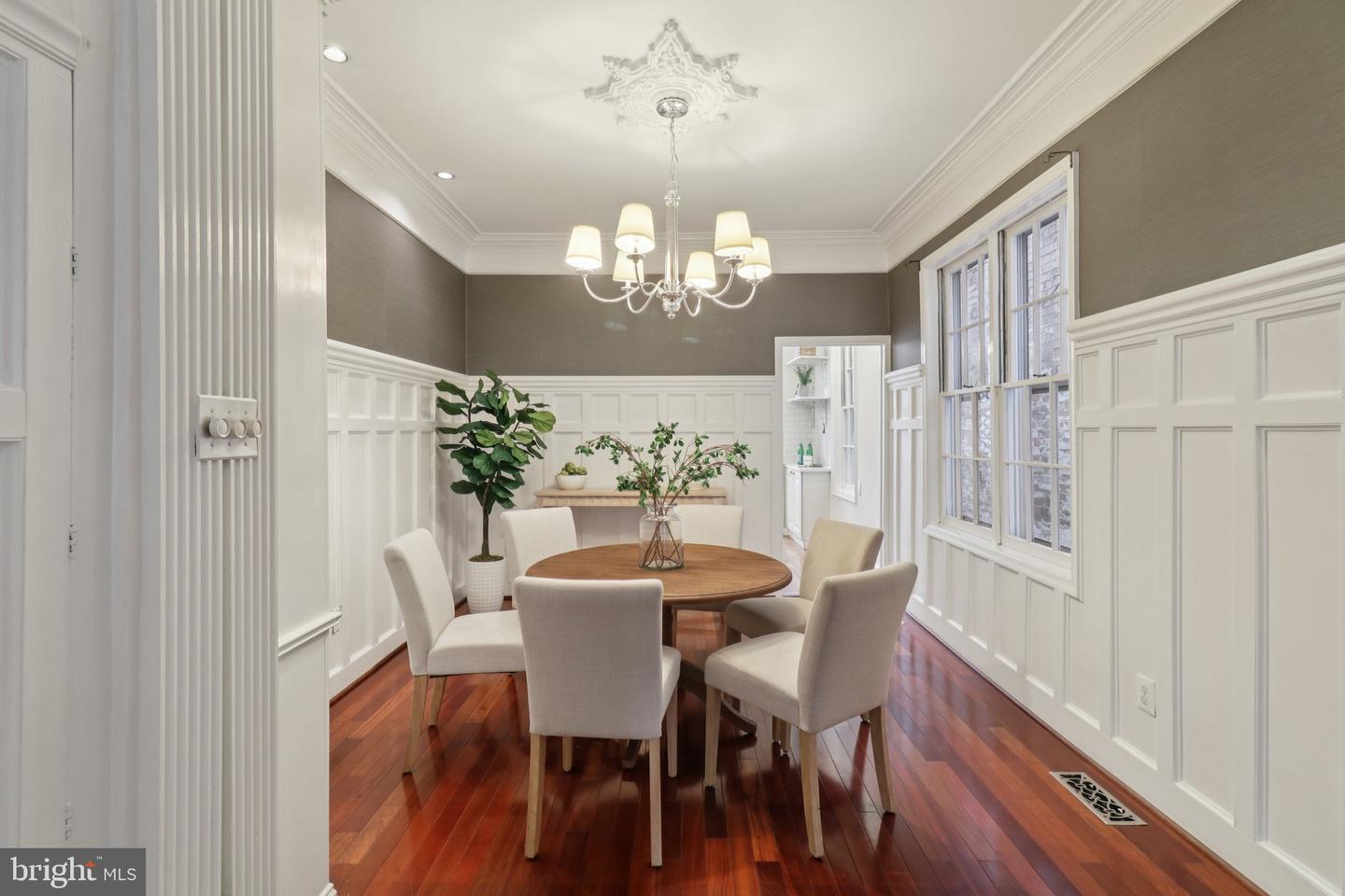 252 11TH ST SE, WASHINGTON, District Of Columbia 20003, 3 Bedrooms Bedrooms, ,3 BathroomsBathrooms,Residential,For sale,252 11TH ST SE,DCDC2209840 MLS # DCDC2209840