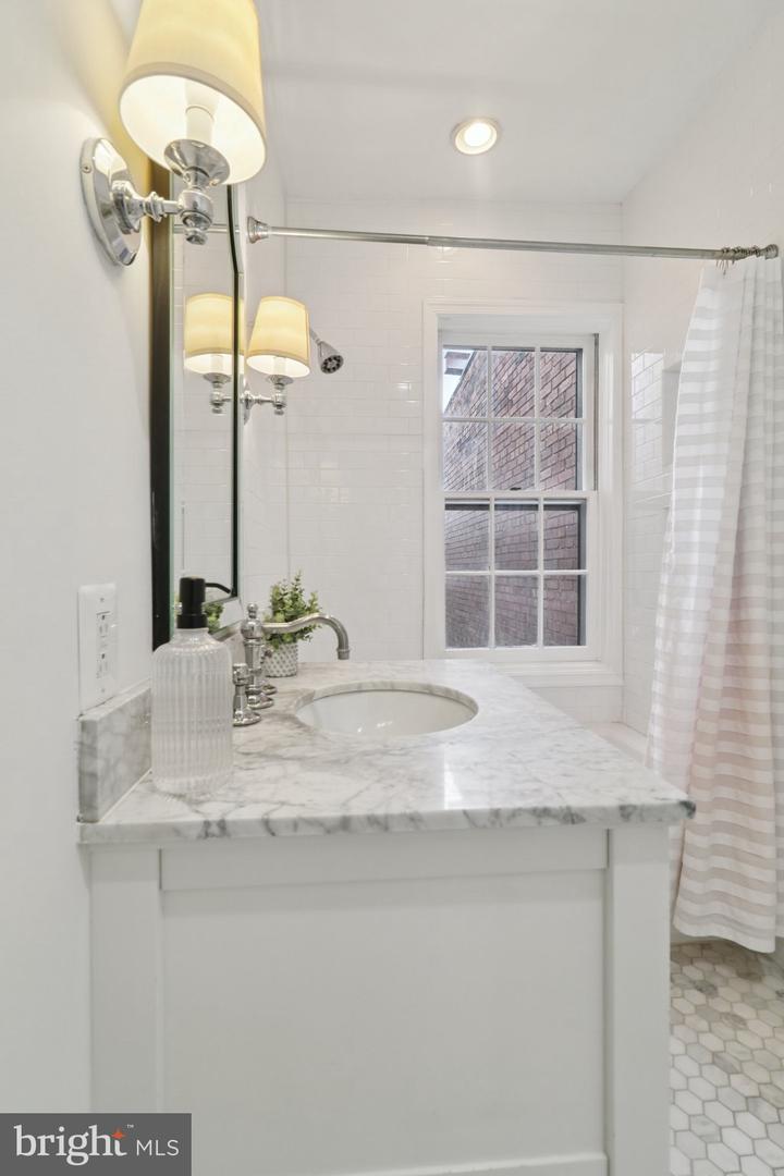 252 11TH ST SE, WASHINGTON, District Of Columbia 20003, 3 Bedrooms Bedrooms, ,3 BathroomsBathrooms,Residential,For sale,252 11TH ST SE,DCDC2209840 MLS # DCDC2209840