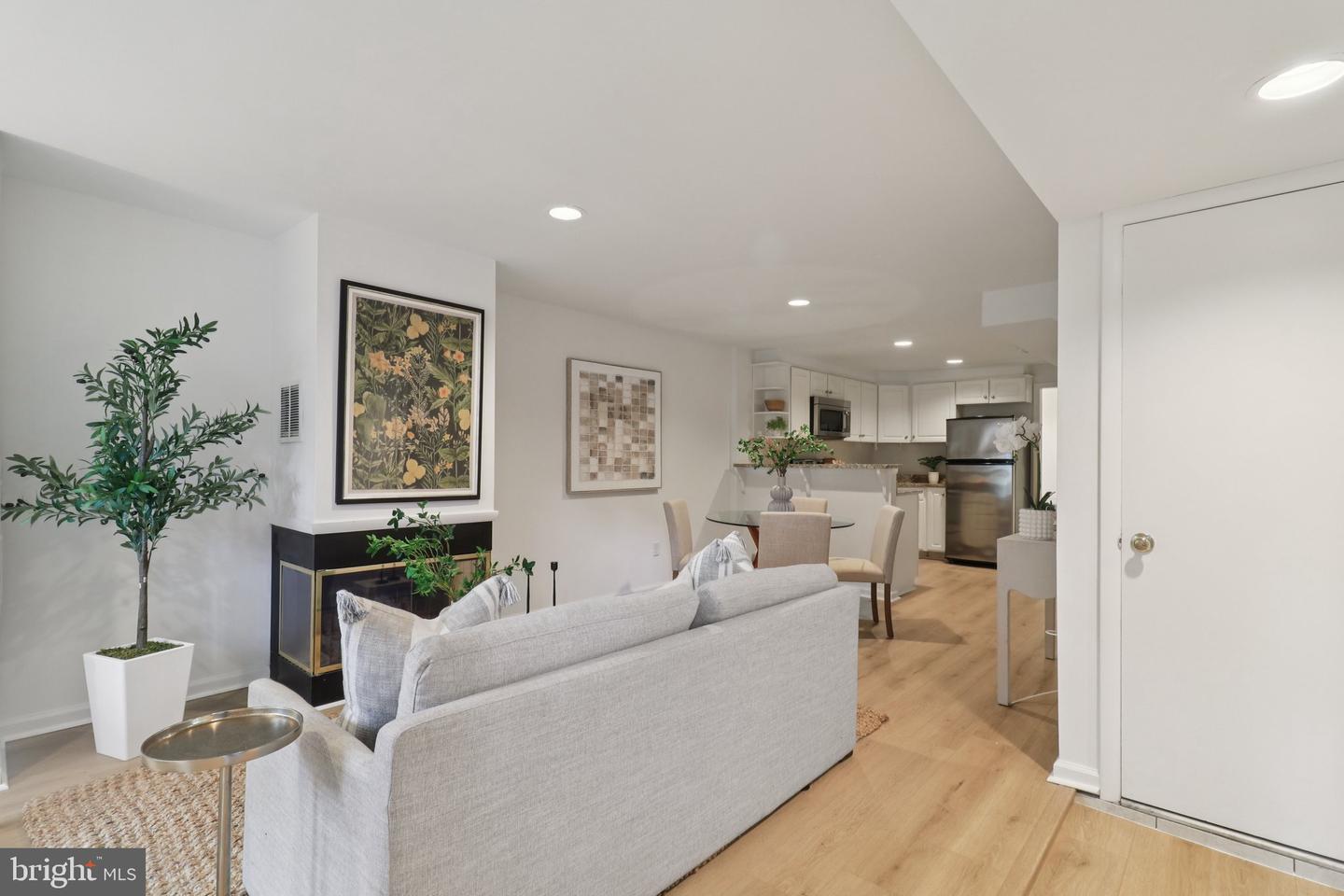 252 11TH ST SE, WASHINGTON, District Of Columbia 20003, 3 Bedrooms Bedrooms, ,3 BathroomsBathrooms,Residential,For sale,252 11TH ST SE,DCDC2209840 MLS # DCDC2209840