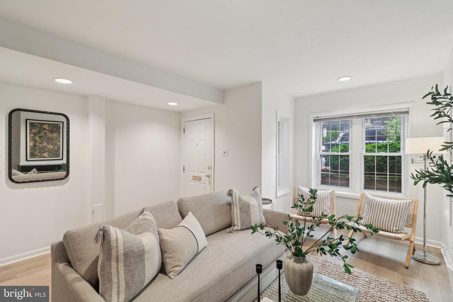 252 11TH ST SE, WASHINGTON, District Of Columbia 20003, 3 Bedrooms Bedrooms, ,3 BathroomsBathrooms,Residential,For sale,252 11TH ST SE,DCDC2209840 MLS # DCDC2209840
