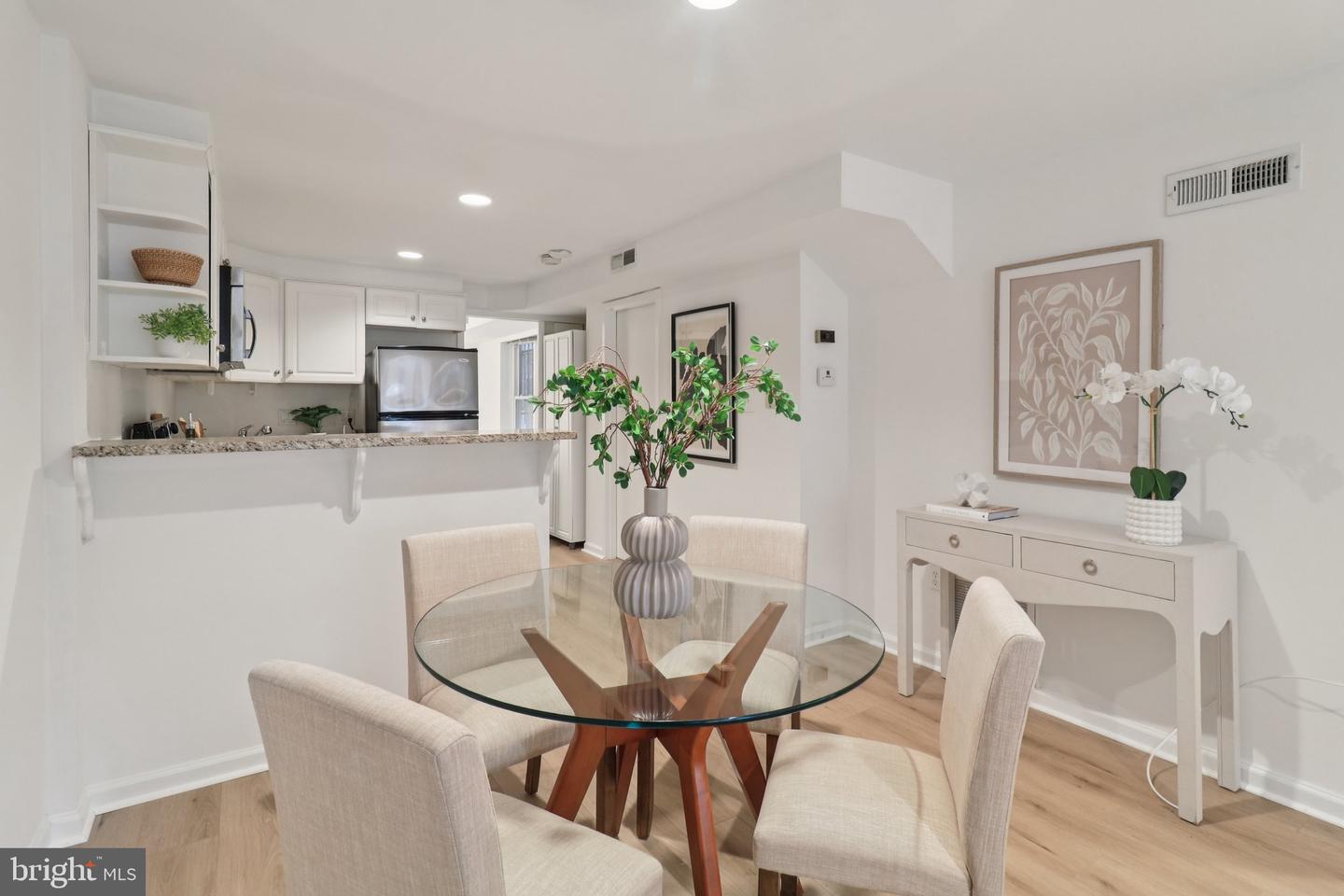 252 11TH ST SE, WASHINGTON, District Of Columbia 20003, 3 Bedrooms Bedrooms, ,3 BathroomsBathrooms,Residential,For sale,252 11TH ST SE,DCDC2209840 MLS # DCDC2209840