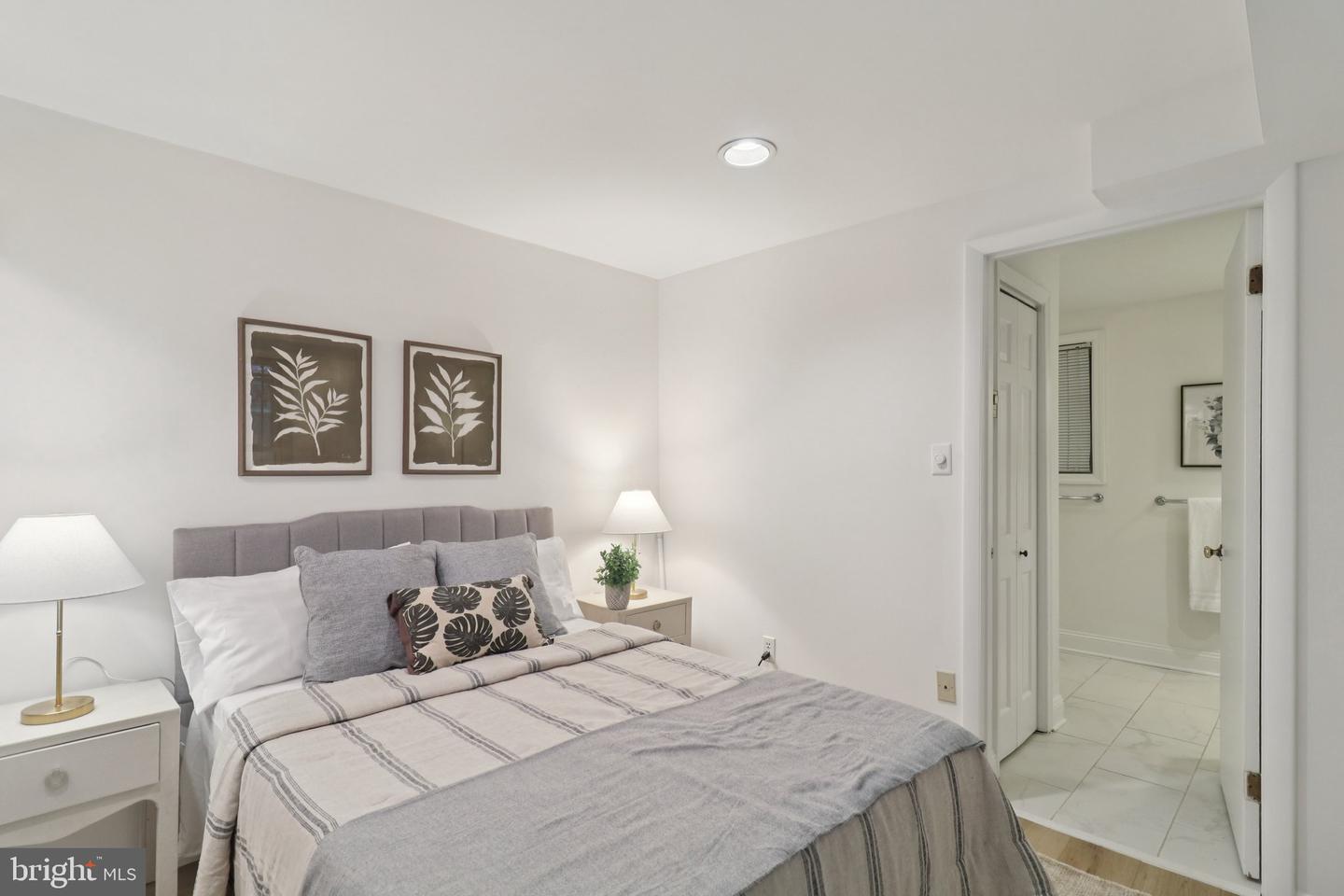 252 11TH ST SE, WASHINGTON, District Of Columbia 20003, 3 Bedrooms Bedrooms, ,3 BathroomsBathrooms,Residential,For sale,252 11TH ST SE,DCDC2209840 MLS # DCDC2209840