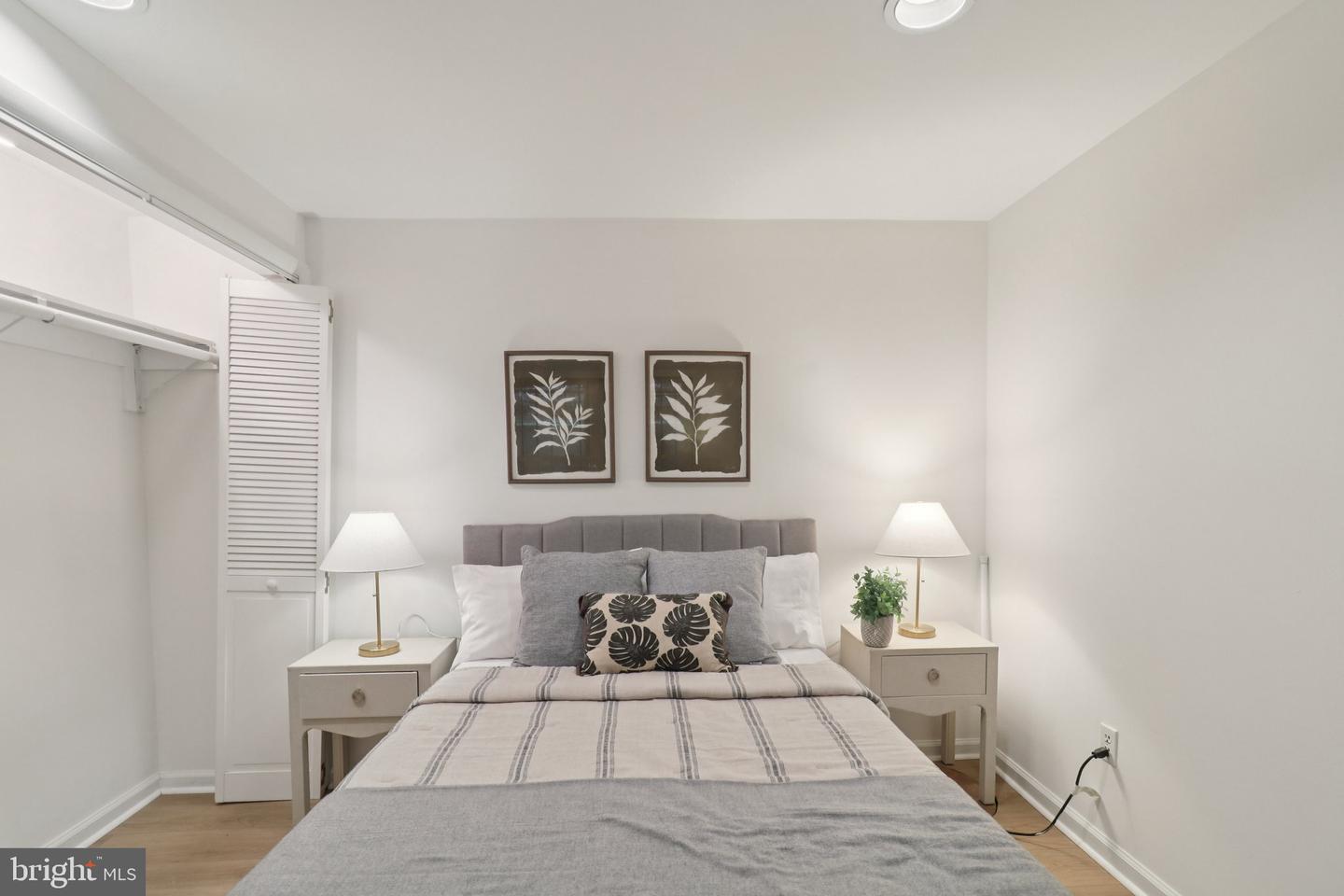 252 11TH ST SE, WASHINGTON, District Of Columbia 20003, 3 Bedrooms Bedrooms, ,3 BathroomsBathrooms,Residential,For sale,252 11TH ST SE,DCDC2209840 MLS # DCDC2209840