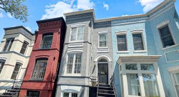 252 11TH ST SE, WASHINGTON, District Of Columbia 20003, 3 Bedrooms Bedrooms, ,3 BathroomsBathrooms,Residential,For sale,252 11TH ST SE,DCDC2209840 MLS # DCDC2209840
