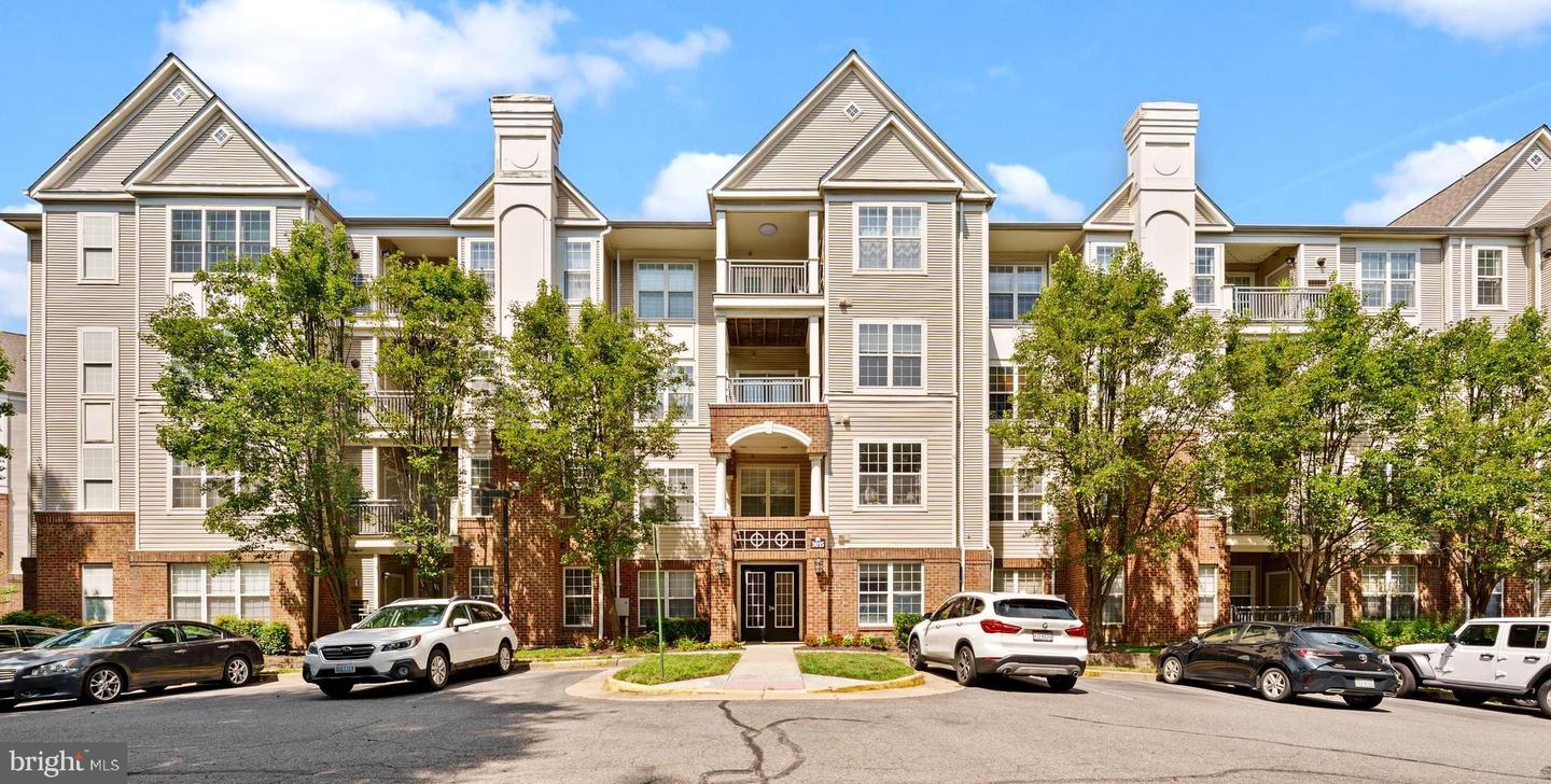 3015 NICOSH CIR #2210, FALLS CHURCH, Virginia 22042, 2 Bedrooms Bedrooms, ,1 BathroomBathrooms,Residential,For sale,3015 NICOSH CIR #2210,VAFX2254918 MLS # VAFX2254918