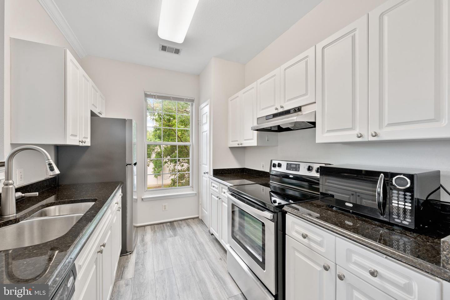 3015 NICOSH CIR #2210, FALLS CHURCH, Virginia 22042, 2 Bedrooms Bedrooms, ,1 BathroomBathrooms,Residential,For sale,3015 NICOSH CIR #2210,VAFX2254918 MLS # VAFX2254918