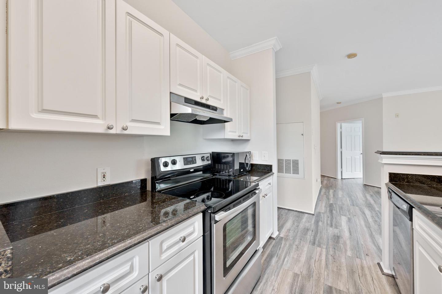 3015 NICOSH CIR #2210, FALLS CHURCH, Virginia 22042, 2 Bedrooms Bedrooms, ,1 BathroomBathrooms,Residential,For sale,3015 NICOSH CIR #2210,VAFX2254918 MLS # VAFX2254918