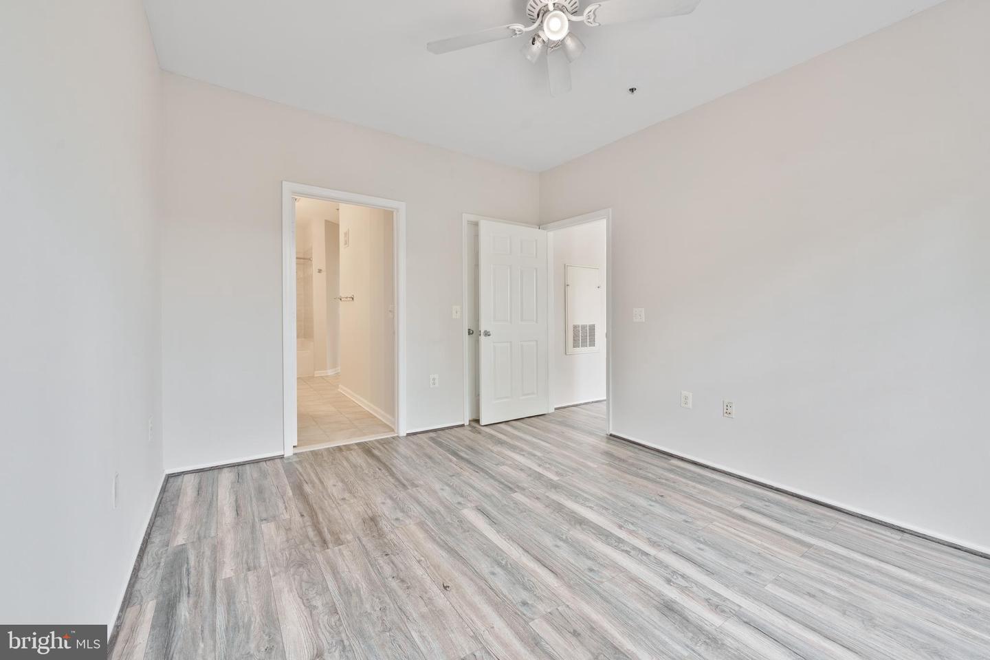 3015 NICOSH CIR #2210, FALLS CHURCH, Virginia 22042, 2 Bedrooms Bedrooms, ,1 BathroomBathrooms,Residential,For sale,3015 NICOSH CIR #2210,VAFX2254918 MLS # VAFX2254918