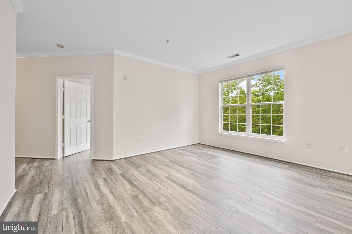 3015 NICOSH CIR #2210, FALLS CHURCH, Virginia 22042, 2 Bedrooms Bedrooms, ,1 BathroomBathrooms,Residential,For sale,3015 NICOSH CIR #2210,VAFX2254918 MLS # VAFX2254918