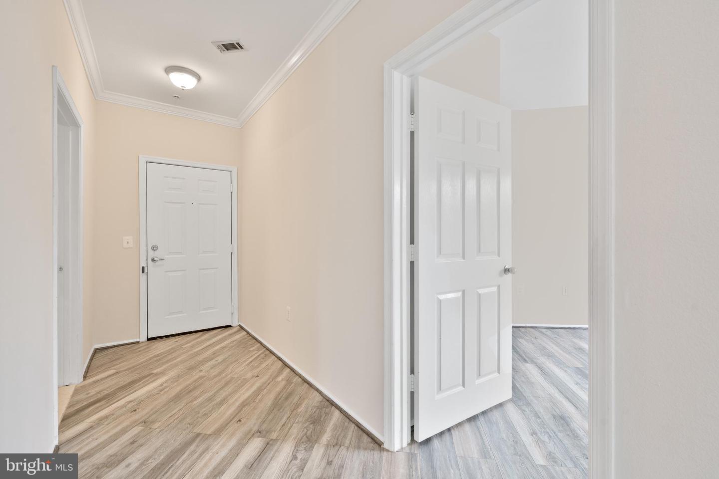 3015 NICOSH CIR #2210, FALLS CHURCH, Virginia 22042, 2 Bedrooms Bedrooms, ,1 BathroomBathrooms,Residential,For sale,3015 NICOSH CIR #2210,VAFX2254918 MLS # VAFX2254918