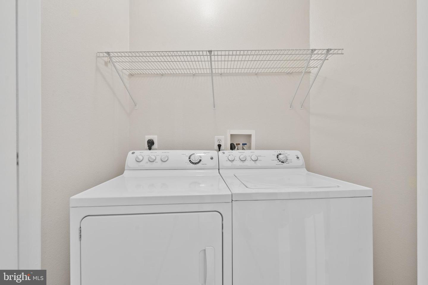 3015 NICOSH CIR #2210, FALLS CHURCH, Virginia 22042, 2 Bedrooms Bedrooms, ,1 BathroomBathrooms,Residential,For sale,3015 NICOSH CIR #2210,VAFX2254918 MLS # VAFX2254918