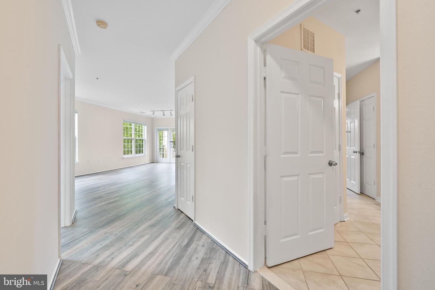 3015 NICOSH CIR #2210, FALLS CHURCH, Virginia 22042, 2 Bedrooms Bedrooms, ,1 BathroomBathrooms,Residential,For sale,3015 NICOSH CIR #2210,VAFX2254918 MLS # VAFX2254918