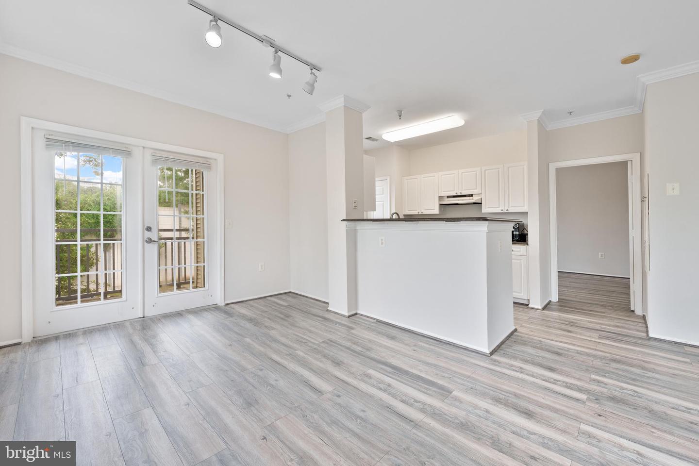 3015 NICOSH CIR #2210, FALLS CHURCH, Virginia 22042, 2 Bedrooms Bedrooms, ,1 BathroomBathrooms,Residential,For sale,3015 NICOSH CIR #2210,VAFX2254918 MLS # VAFX2254918
