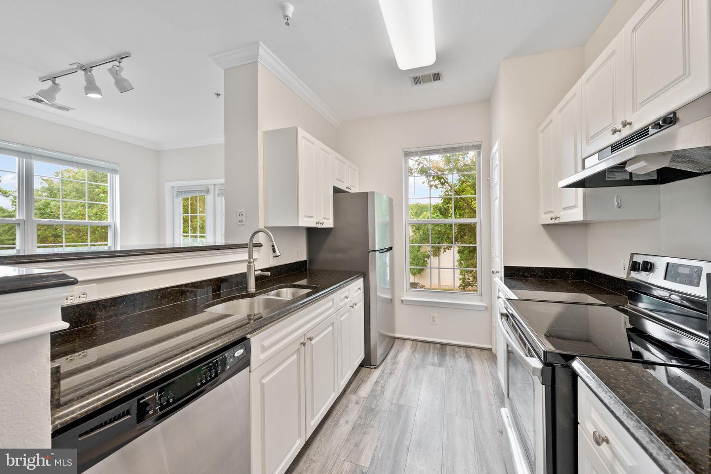 3015 NICOSH CIR #2210, FALLS CHURCH, Virginia 22042, 2 Bedrooms Bedrooms, ,1 BathroomBathrooms,Residential,For sale,3015 NICOSH CIR #2210,VAFX2254918 MLS # VAFX2254918