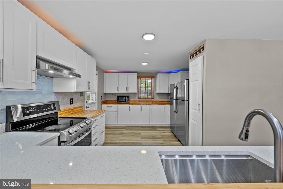 15303 HARMONY HILL CT, CENTREVILLE, Virginia 20120, 4 Bedrooms Bedrooms, ,3 BathroomsBathrooms,Residential,For sale,15303 HARMONY HILL CT,VAFX2254950 MLS # VAFX2254950