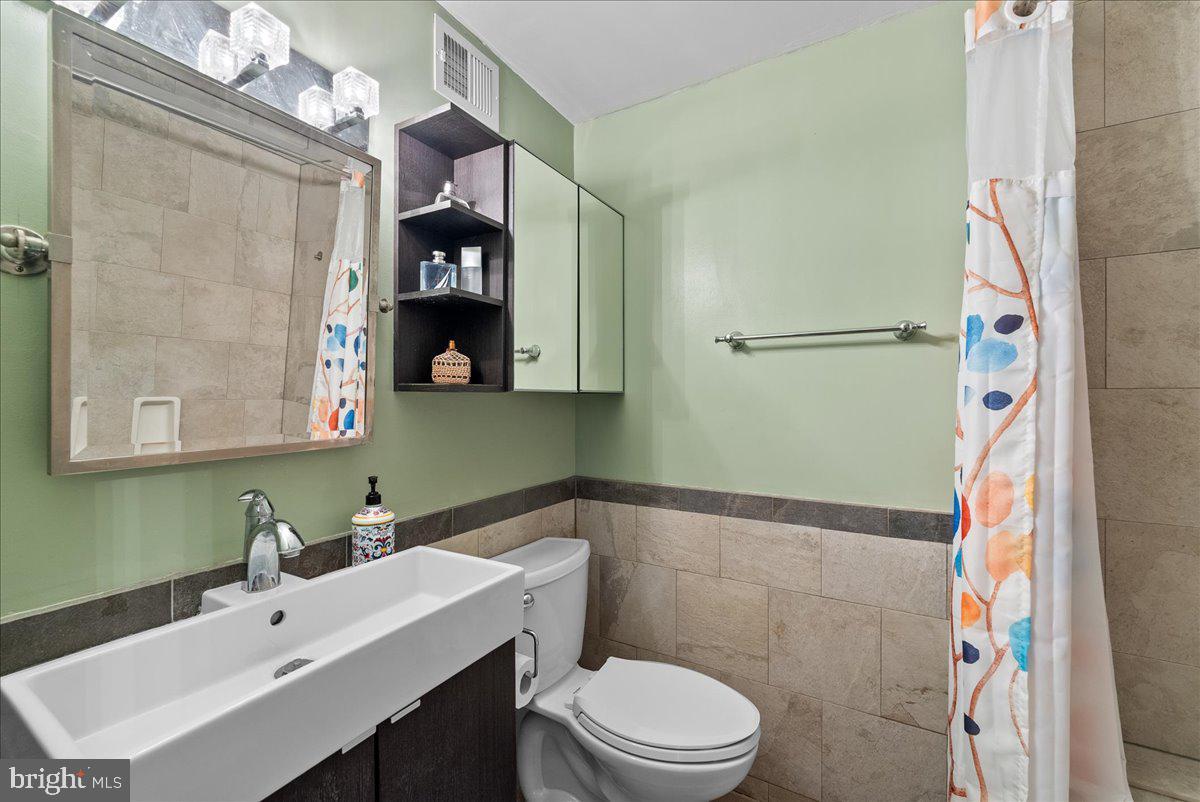 15303 HARMONY HILL CT, CENTREVILLE, Virginia 20120, 4 Bedrooms Bedrooms, ,3 BathroomsBathrooms,Residential,For sale,15303 HARMONY HILL CT,VAFX2254950 MLS # VAFX2254950