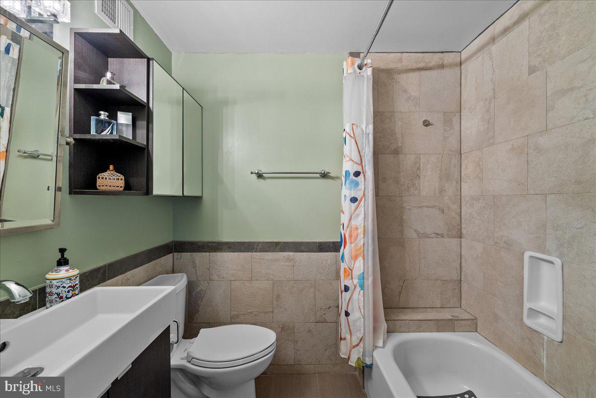 15303 HARMONY HILL CT, CENTREVILLE, Virginia 20120, 4 Bedrooms Bedrooms, ,3 BathroomsBathrooms,Residential,For sale,15303 HARMONY HILL CT,VAFX2254950 MLS # VAFX2254950