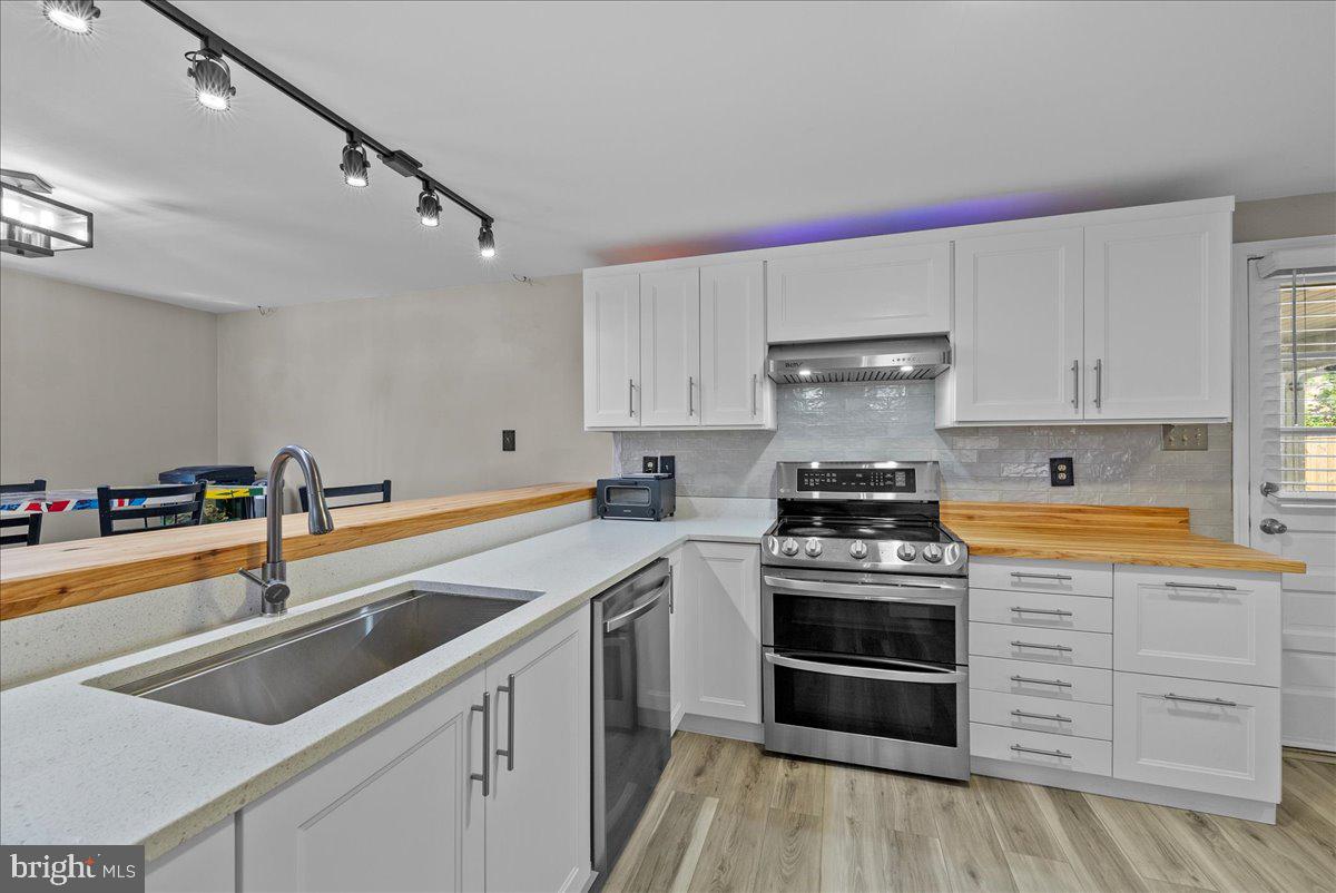 15303 HARMONY HILL CT, CENTREVILLE, Virginia 20120, 4 Bedrooms Bedrooms, ,3 BathroomsBathrooms,Residential,For sale,15303 HARMONY HILL CT,VAFX2254950 MLS # VAFX2254950