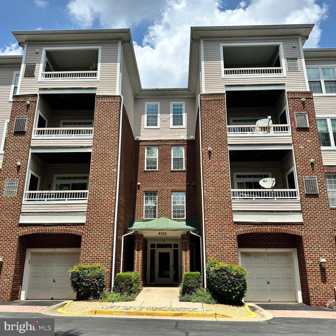 4300-F CANNON RIDGE CT #F, FAIRFAX, Virginia 22033, 2 Bedrooms Bedrooms, ,2 BathroomsBathrooms,Residential,For sale,4300-F CANNON RIDGE CT #F,VAFX2255010 MLS # VAFX2255010