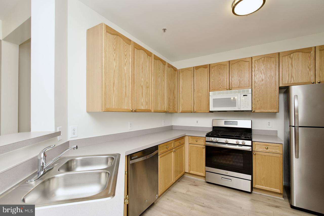 4300-F CANNON RIDGE CT #F, FAIRFAX, Virginia 22033, 2 Bedrooms Bedrooms, ,2 BathroomsBathrooms,Residential,For sale,4300-F CANNON RIDGE CT #F,VAFX2255010 MLS # VAFX2255010