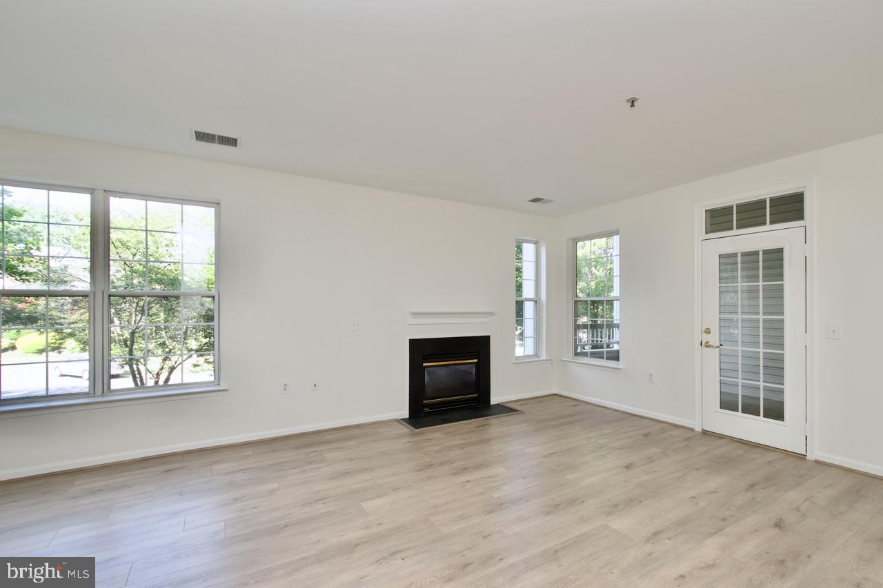 4300-F CANNON RIDGE CT #F, FAIRFAX, Virginia 22033, 2 Bedrooms Bedrooms, ,2 BathroomsBathrooms,Residential,For sale,4300-F CANNON RIDGE CT #F,VAFX2255010 MLS # VAFX2255010