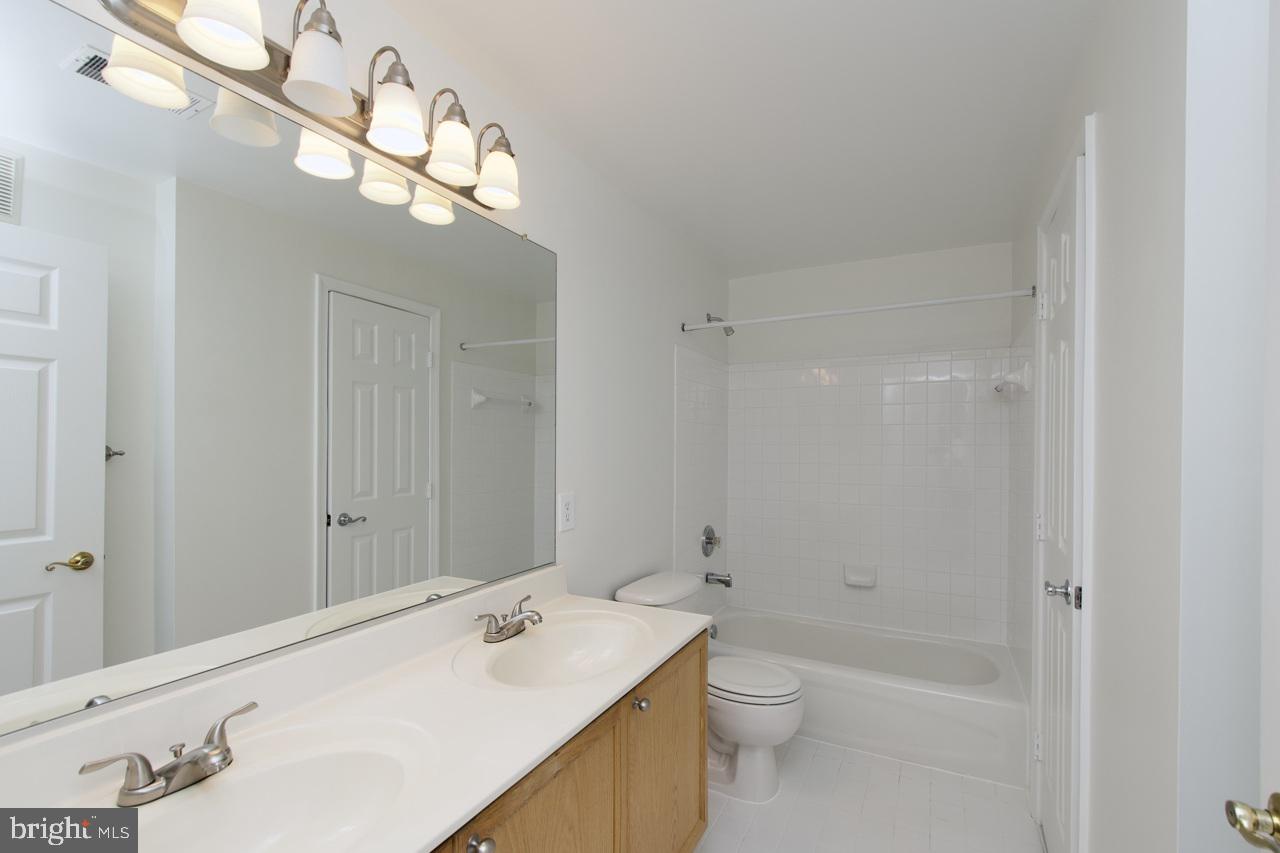 4300-F CANNON RIDGE CT #F, FAIRFAX, Virginia 22033, 2 Bedrooms Bedrooms, ,2 BathroomsBathrooms,Residential,For sale,4300-F CANNON RIDGE CT #F,VAFX2255010 MLS # VAFX2255010