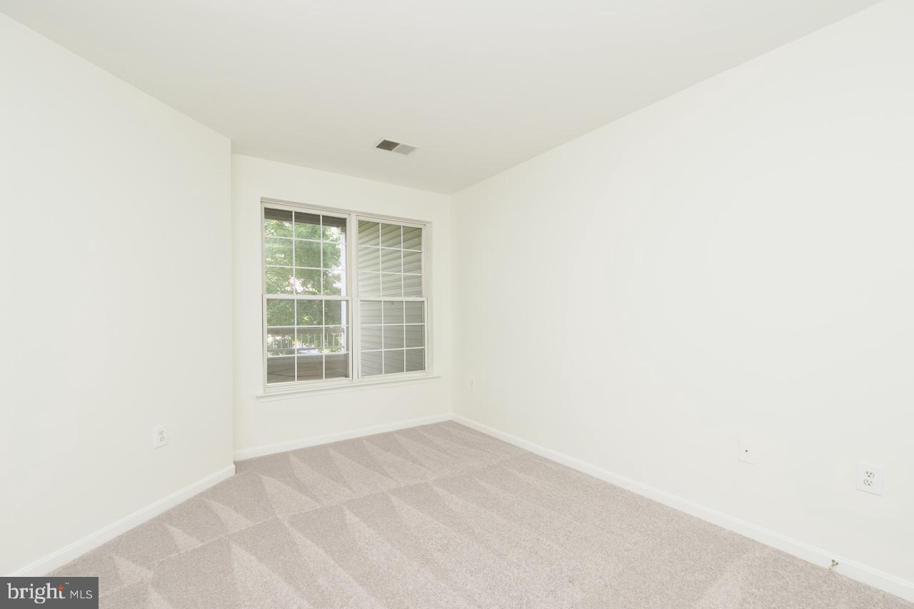 4300-F CANNON RIDGE CT #F, FAIRFAX, Virginia 22033, 2 Bedrooms Bedrooms, ,2 BathroomsBathrooms,Residential,For sale,4300-F CANNON RIDGE CT #F,VAFX2255010 MLS # VAFX2255010