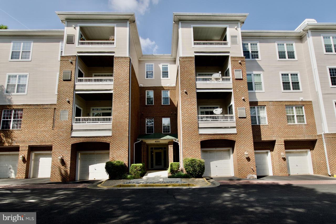 4300-F CANNON RIDGE CT #F, FAIRFAX, Virginia 22033, 2 Bedrooms Bedrooms, ,2 BathroomsBathrooms,Residential,For sale,4300-F CANNON RIDGE CT #F,VAFX2255010 MLS # VAFX2255010